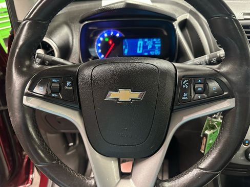 Used 2016 Chevrolet Trax LT w/ LT Sun and Sound Package AWD/4WD image 18