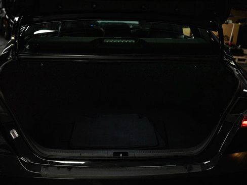 Used 2025 Toyota Camry SE image 7