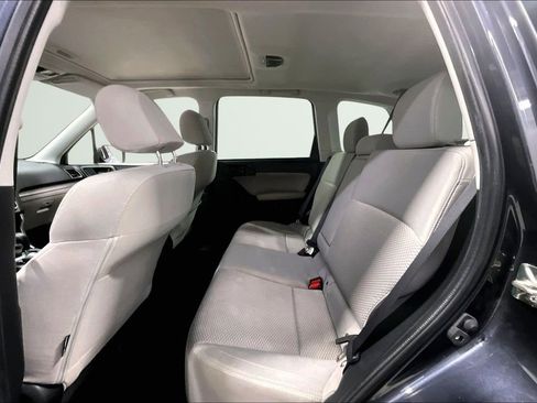 Used 2018 Subaru Forester 2.5i Premium w/ All-Weather Package image 22