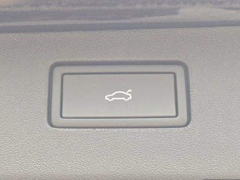 New 2026 Volkswagen Tiguan SE R-Line image 13