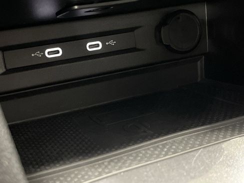 Used 2024 Volkswagen Tiguan SEL R-Line image 24