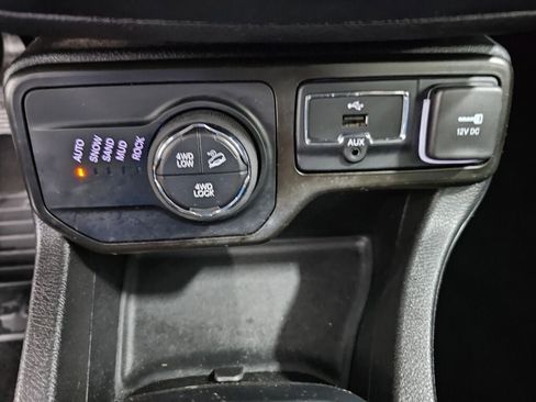 Used 2023 Jeep Renegade Trailhawk image 23