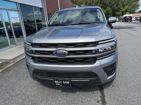 Used 2024 Ford Expedition Max XLT AWD/4WD image 4