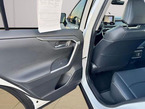 Used 2019 Toyota RAV4 Limited w/ Advanced Technology Package AWD/4WD image 29
