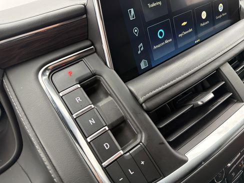 Used 2022 Chevrolet Tahoe Z71 w/ Z71 Off-Road Package image 26