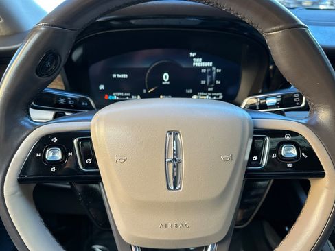 Used 2021 Lincoln Corsair Reserve w/ Rear Removable Package Tray image 23