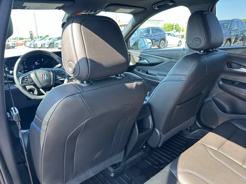 Used 2024 Buick Envista Sport Touring w/ Convenience I Package FWD image 30