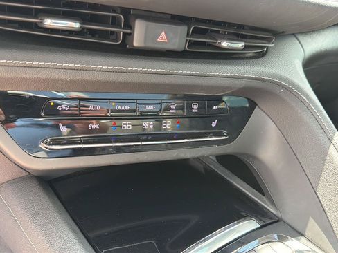 Used 2021 Buick Envision Essence w/ Sport Touring Package FWD image 25