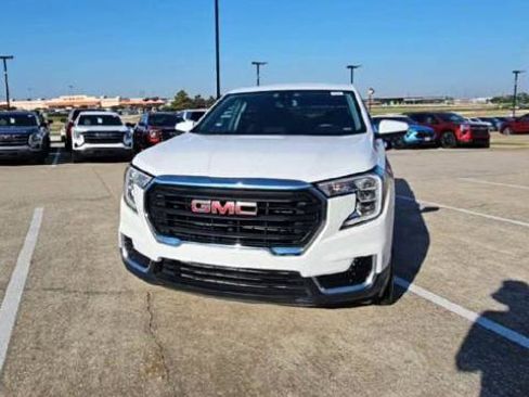 Certified 2024 GMC Terrain SLE image 3