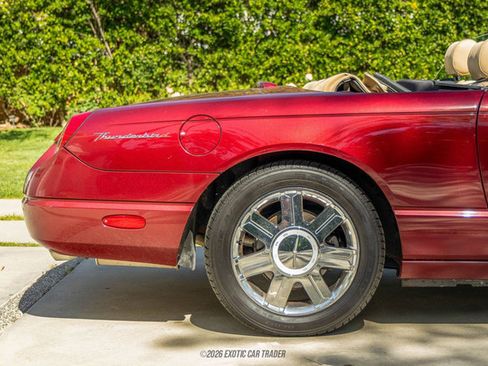 Used 2004 Ford Thunderbird Deluxe image 10