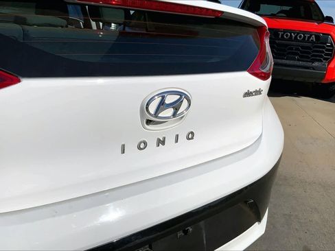 Used 2018 Hyundai Ioniq Electric image 32