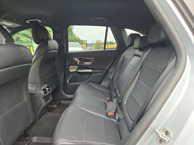 Used 2024 Mercedes-Benz GLC 300 4MATIC w/ Advanced USB Package image 11