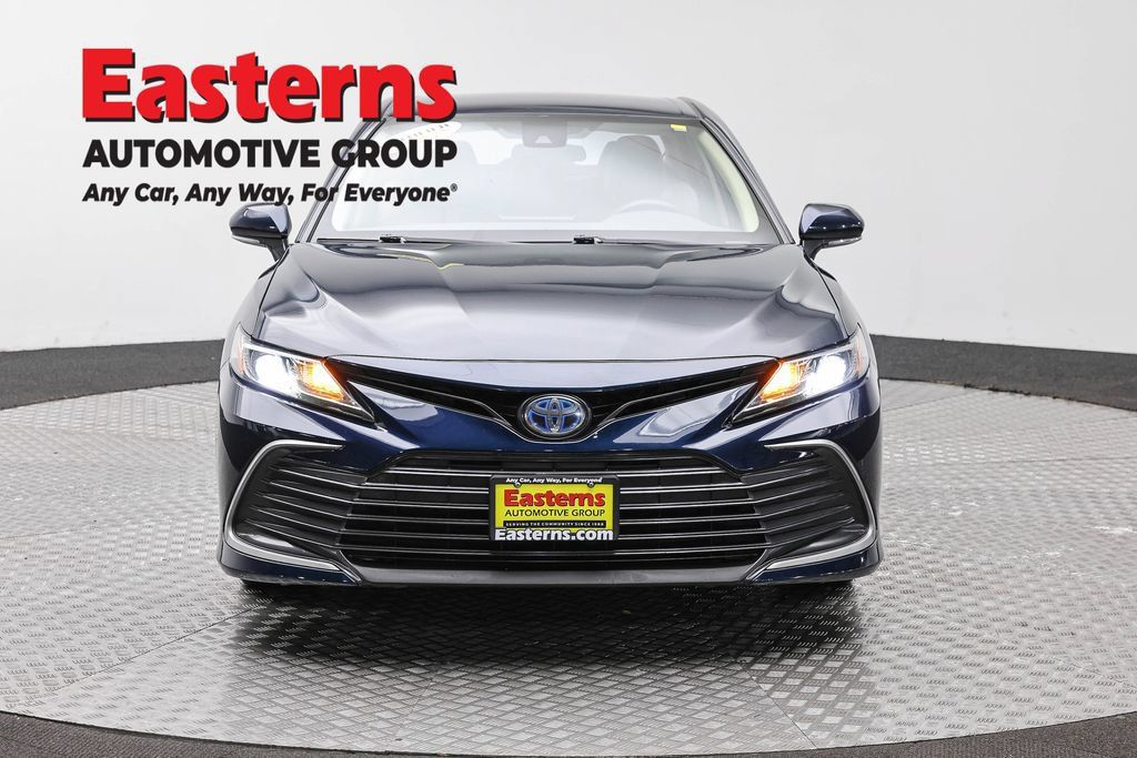Used 2021 Toyota Camry LE FWD image 4