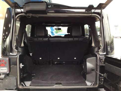 Used 2014 Jeep Wrangler Unlimited Sahara AWD/4WD image 29