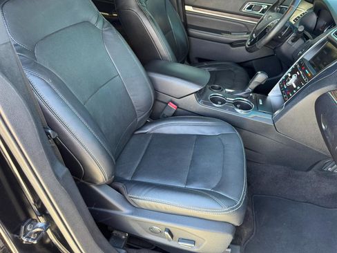 Used 2016 Ford Explorer Limited image 31