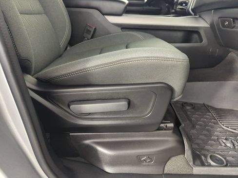 Used 2022 RAM 1500 Big Horn AWD/4WD image 35