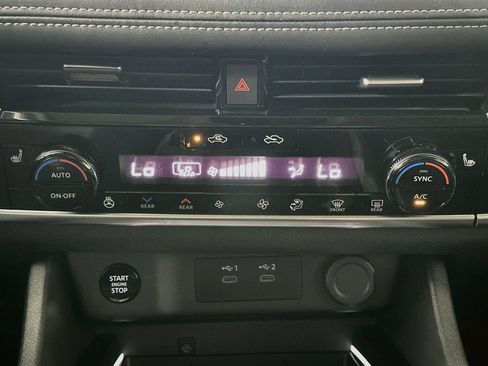 Used 2024 Nissan Rogue SL w/ SL Premium Package FWD image 24