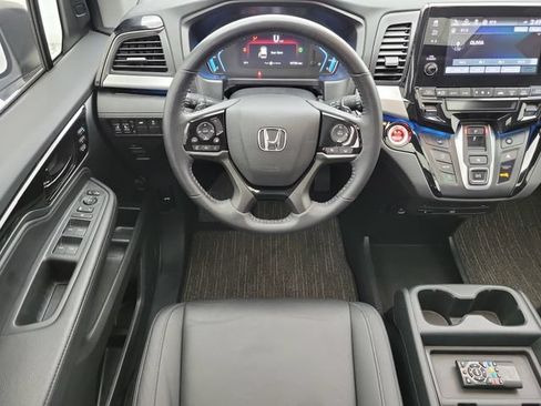 Used 2024 Honda Odyssey Touring image 16