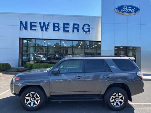 Used 2022 Toyota 4Runner TRD Off-Road image 4