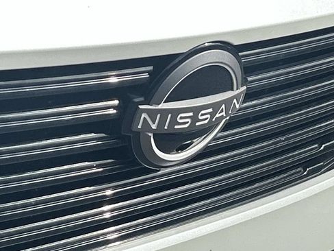 Certified 2025 Nissan Murano SV AWD/4WD image 11