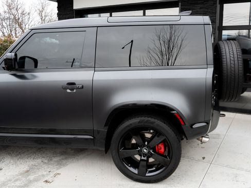 Used 2023 Land Rover Defender 90 Carpathian Edition image 5