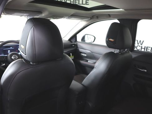 New 2026 Nissan Kicks SR w/ SR Premium Package image 22