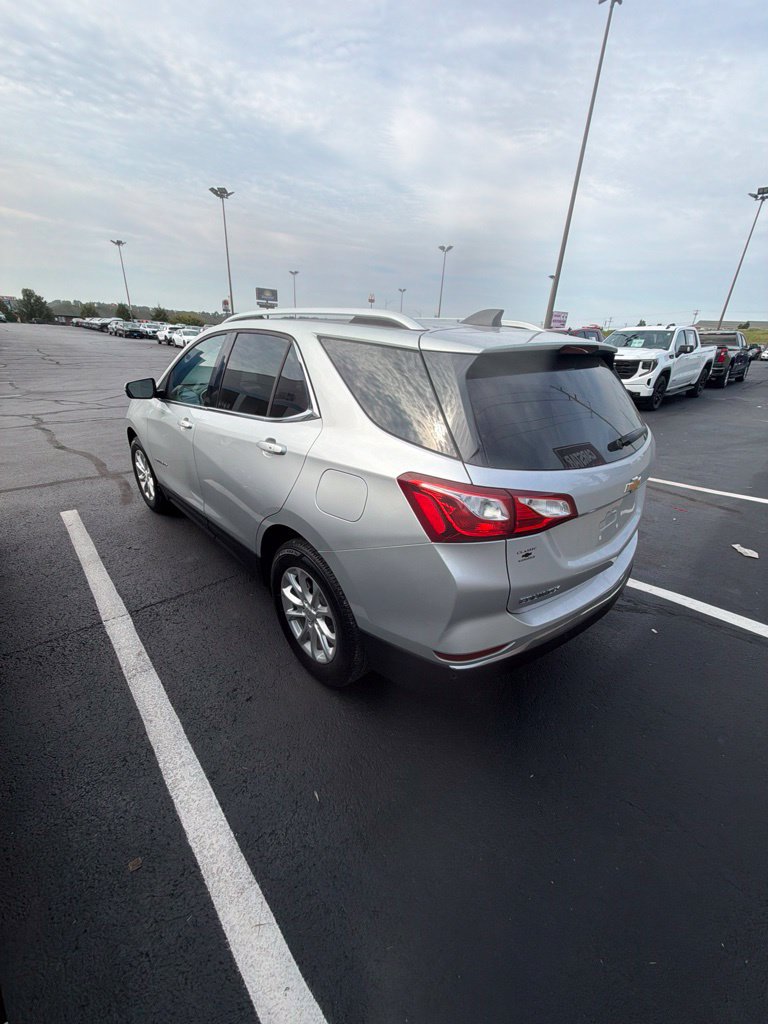 Used 2018 Chevrolet Equinox LT w/ Sun & Infotainment Package AWD/4WD image 4