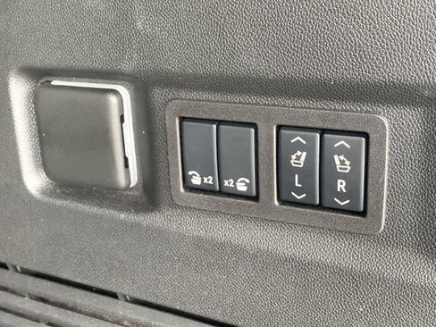 Used 2025 Chevrolet Tahoe LT w/ Comfort Package AWD/4WD image 7
