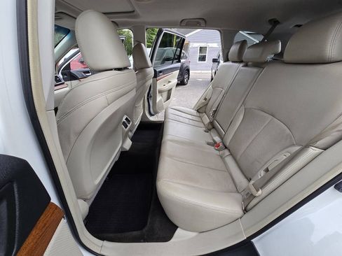 Used 2014 Subaru Outback 2.5i Limited w/ Moonroof Package AWD/4WD image 18