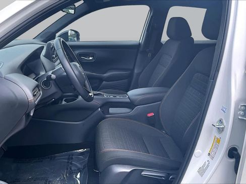 Certified 2025 Honda HR-V Sport image 8