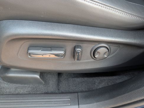 Used 2023 Honda CR-V EX-L image 19
