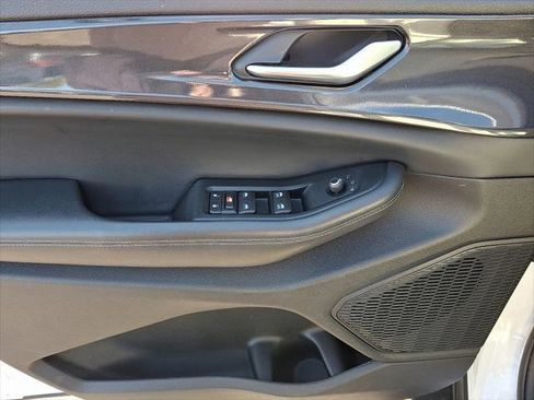 Certified 2023 Jeep Grand Cherokee Laredo image 22