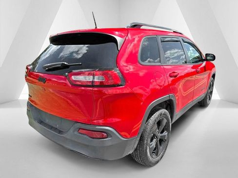 Used 2017 Jeep Cherokee Limited AWD/4WD image 7
