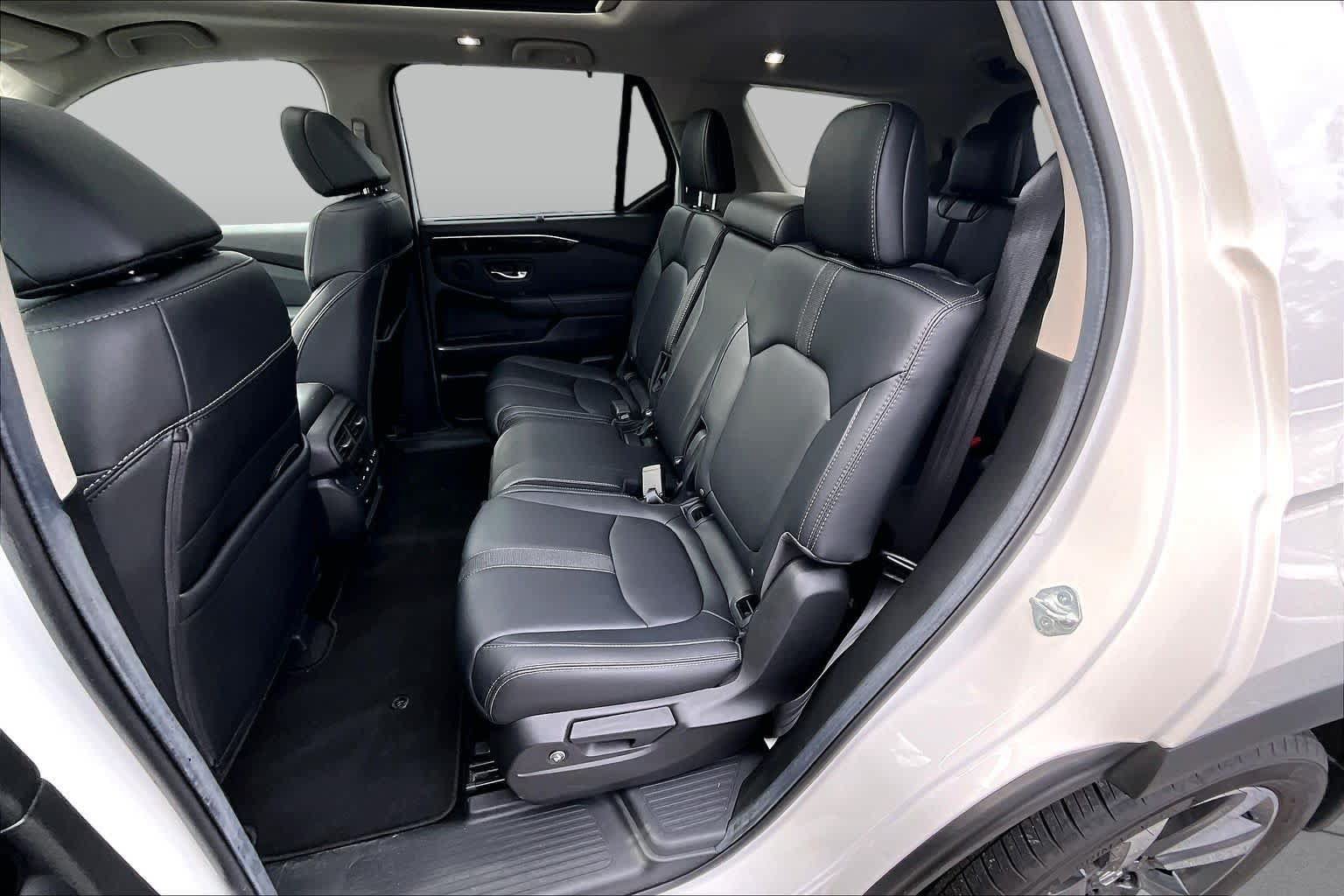 Used 2024 Honda Pilot Touring image 21