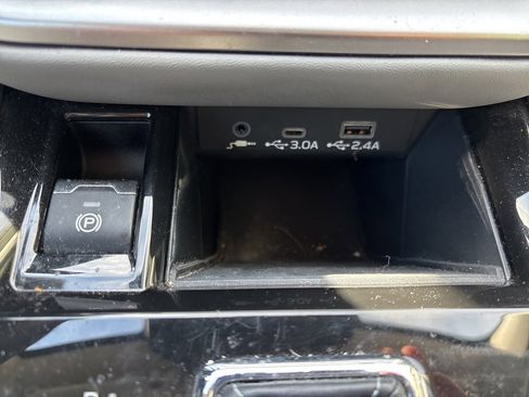 Used 2023 Subaru Outback Premium image 15