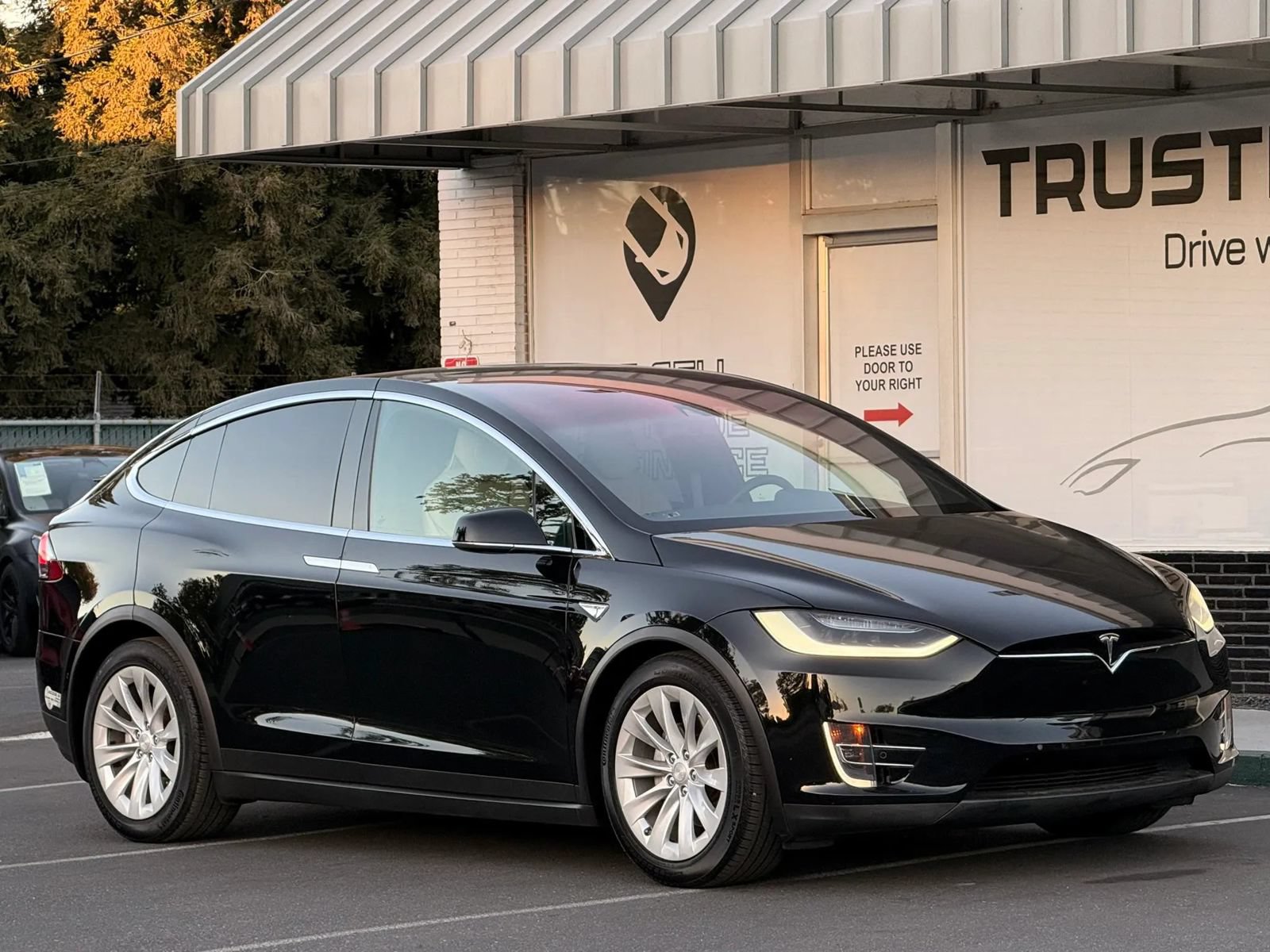 Used 2016 Tesla Model X 75D AWD/4WD image 6