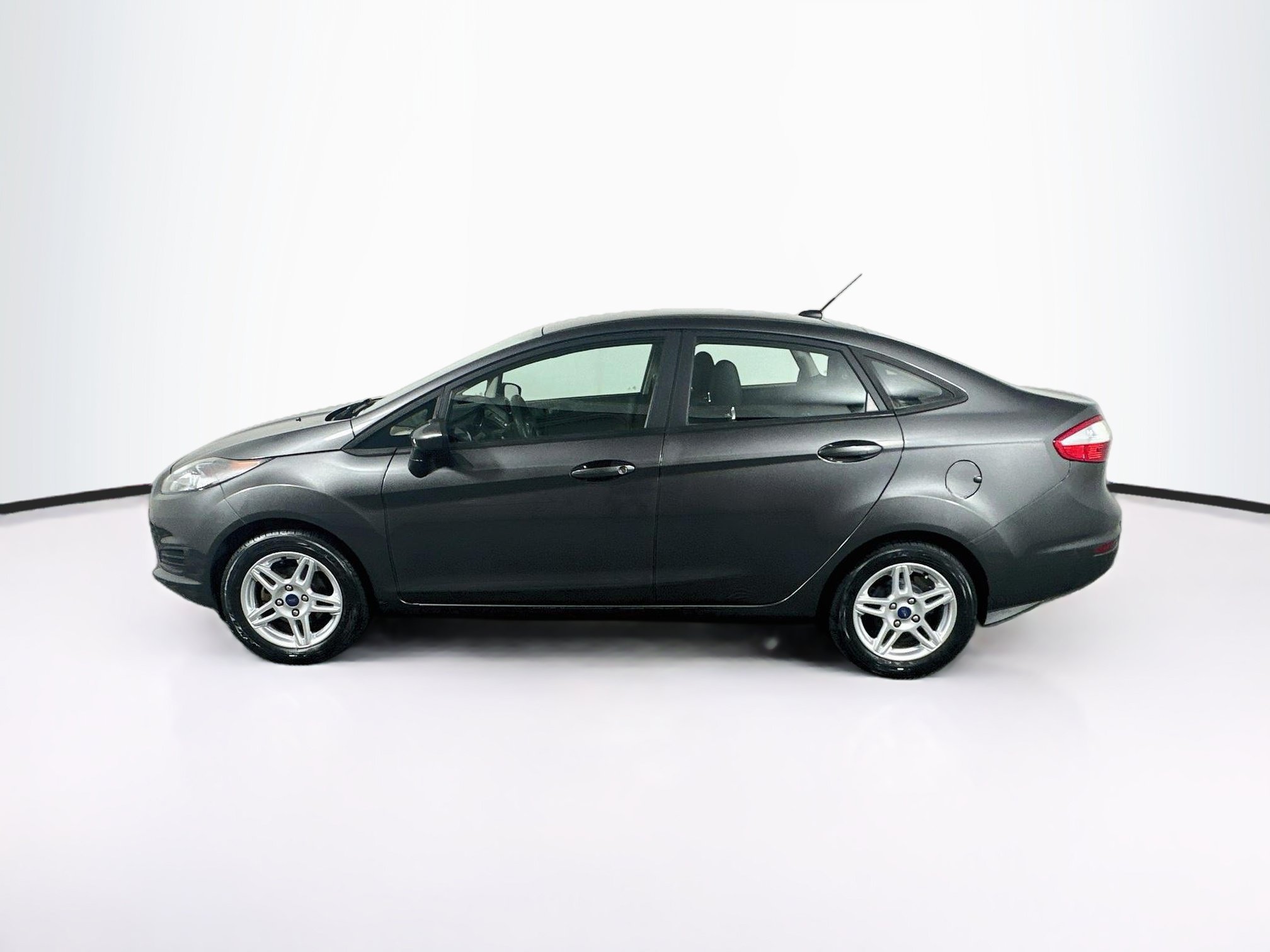 Used 2017 Ford Fiesta SE FWD image 4