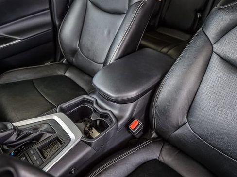 Used 2021 Toyota RAV4 XLE w/ Convenience Package FWD image 30
