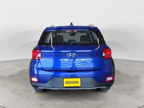 Used 2021 Hyundai Venue SEL FWD image 6