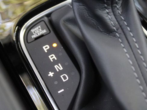 New 2025 Kia Telluride S image 32