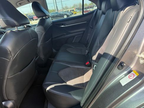 Used 2018 Toyota Camry SE image 13