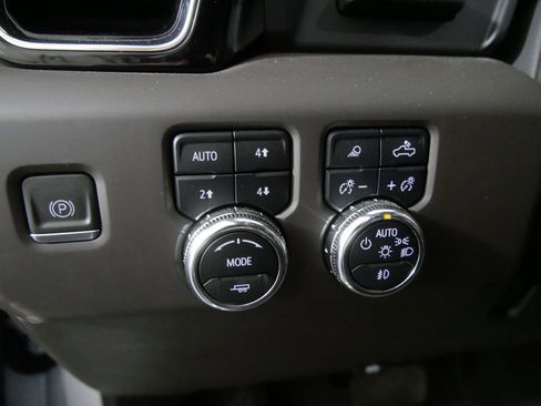Used 2024 GMC Sierra 3500 Denali w/ Denali Reserve Package AWD/4WD image 17