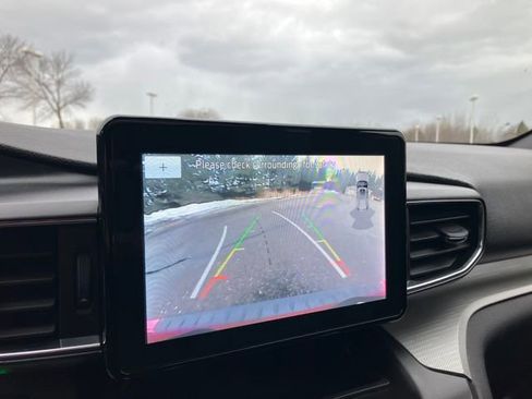 Used 2020 Ford Explorer XLT w/ Equipment Group 202A image 8