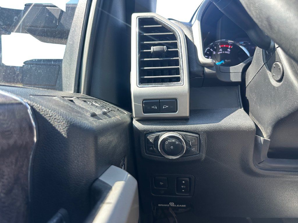 Used 2019 Ford F250 Lariat w/ Lariat Ultimate Package AWD/4WD image 23