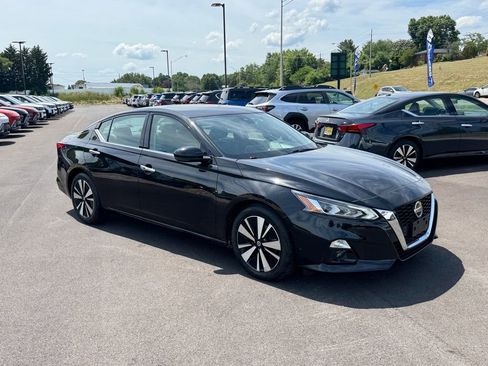 Used 2019 Nissan Altima 2.5 SL FWD image 2