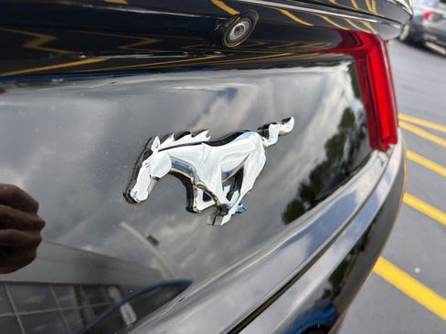 Used 2017 Ford Mustang Premium RWD image 7