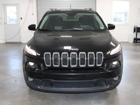 Used 2014 Jeep Cherokee Latitude FWD image 3