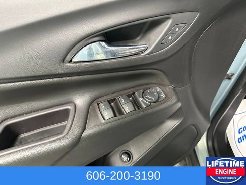 Used 2022 Chevrolet Equinox LT FWD image 17