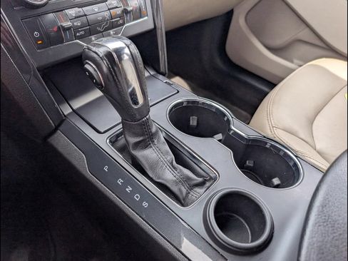 Used 2018 Ford Explorer XLT w/ Equipment Group 202A FWD image 20