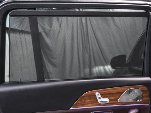 Used 2023 Mercedes-Benz GLS 450 4MATIC image 12